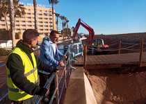 Trabajos en Peñíscola contrarreloj para disponer de las playas en perfecto estado antes de la temporada