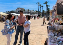 Los comercios de Peñíscola participan en la feria de Botigues al Carrer