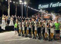 Peñíscola acoge los majestuosos desfiles de las escuadras de Moros y Cristianos durante el fin de semana ante la mirada de miles de espectadores