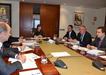 Andrés Martínez, alcalde de Peñiscola, visita Segipsa para negociar el borrador de contrato que posibilitará la recuperación del Centro de Estudios