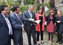 El Presidente de la Generalitat, Alberto Fabra, visita las obras de restauración de las baterías del Calvario y Santiago