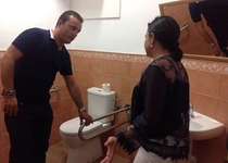 El Ayuntamiento de Peñíscola reabre los aseos de la Plaza de Armas tras las reformas‏