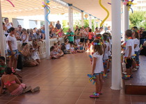 Peñíscola clausura su Escola d'Estiu con actuaciones y bailes de sus 150 inscritos‏ 