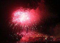 El castillo de fuegos artificiales corona la primera semana de fiestas‏ 