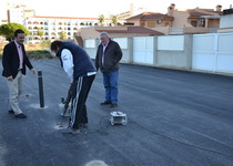 El Ayuntamiento de Peñíscola ultima las obras de mejora del vial ubicado tras la urbanización Caleta, atendiendo a la reclamación vecinal