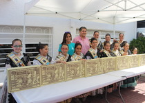 Peñíscola reparte 1500 "pastissets" en el Día dedicado al Turista en sus Fiestas Patronales