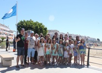 Peñíscola ya luce la Bandera Azul en su Playa Sur