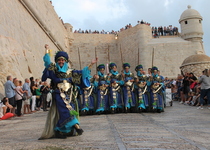 Peñíscola concluye sus Fiestas Patronales con el segundo desfile de Moros y Cristianos