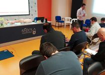 El Ayuntamiento de Peñíscola forma a los clubes deportivos y al personal del área de Deportes en el uso de desfibriladores