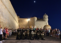 Peñíscola clausura sus Fiestas Patronales con el segundo desfile de Moros y Cristianos